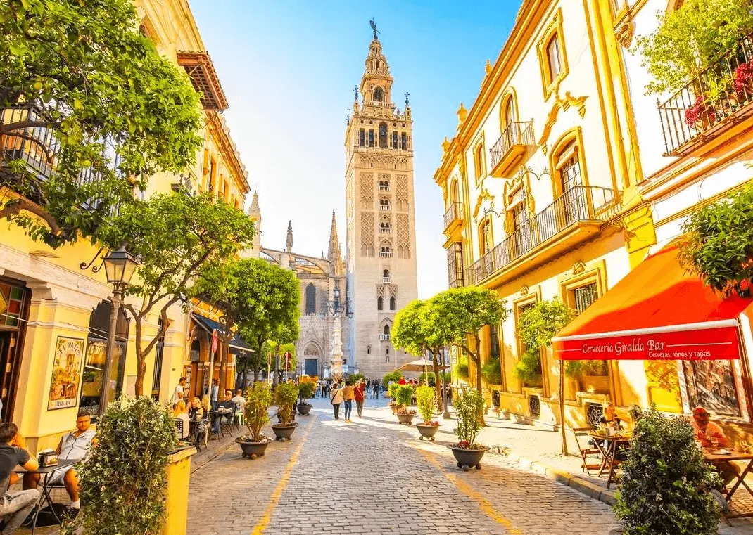 Tapas crawl and GIralda climb in the Cathedral of Seville